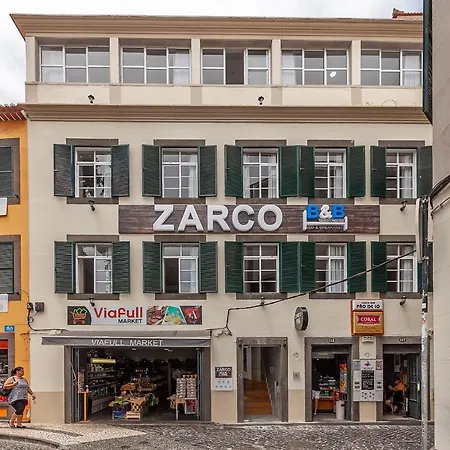 לינה וארוחת בוקר Zarco 3*